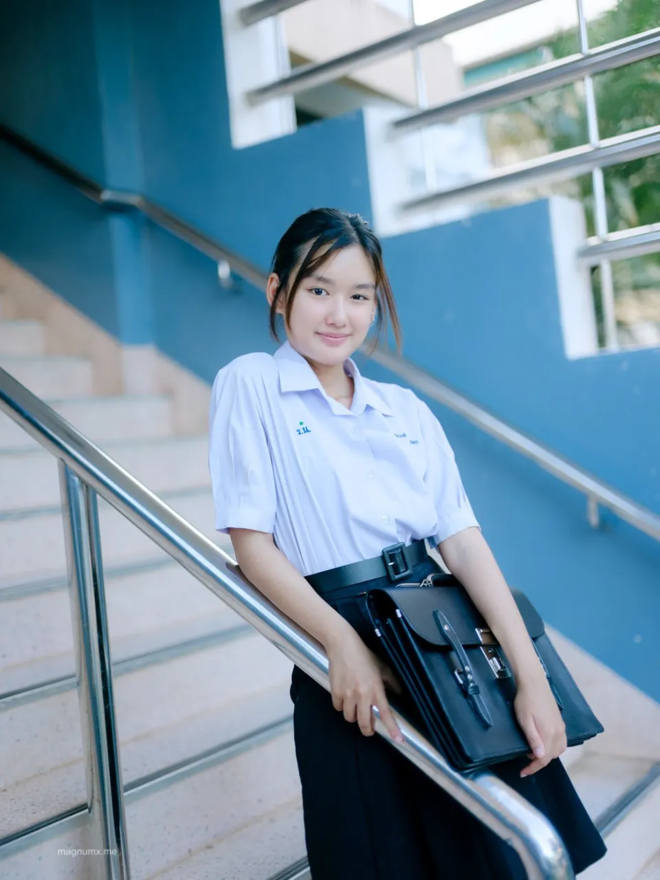 ถ่ายรูปมู้ดกล้องฟูจิสวย ที่โรงเรียนสตรีราชินูทิศ